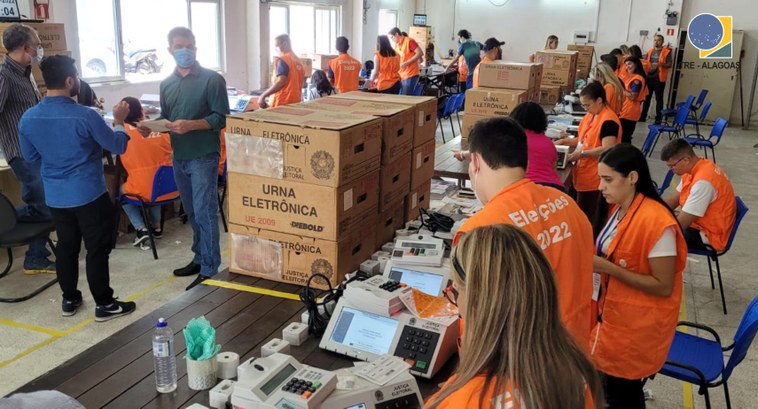 Preparação das urnas eletrônicas